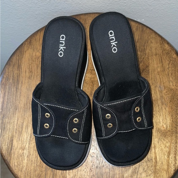 Anko Women Wedge Sandals in black and white Size 7.5 used once - Picture 4 of 5